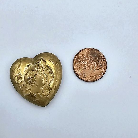 Heart Shaped Button Cover Vintage Art Nouveau Cameo Lady 1990 Click-It Gold Tone - Picture 3 of 8